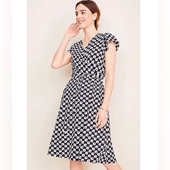 Ann Taylor Dresses & Skirts - Ann Taylor Poppy Check Wrap Dress Flutter Sleeve Floral sz 10